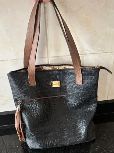 Bolsa de Ombro em Couro Legítimo