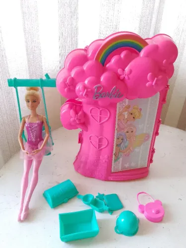 Casa na árvore da barbie