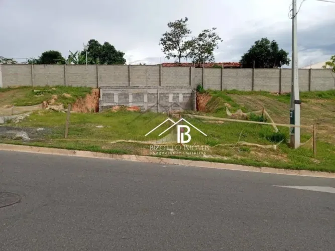 VENDE-SE TERRENO NO CONDOMINIO MILANO NA CIDADE DE INDAIATUBA COM 300METROS ACEITA FINANCI