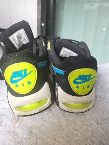 Tênis Nike Air Max Original - Nº 35,5 BR - Ótimo estado