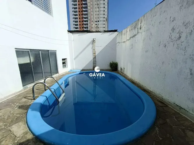 Sobrado triplex para locação na Vila Valença em São Vicente.