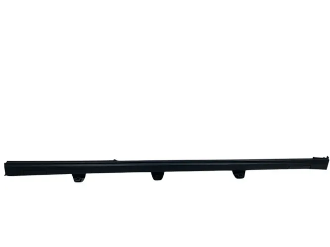 Spoiler lateral lado direito saveiro Cross g8 2017/23 nova original 