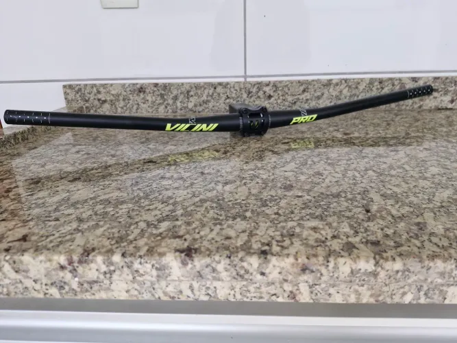 Cockpit Guidão Vicini Pró + Mesa Quest Performance