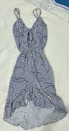 Vestido estampado azul e branco