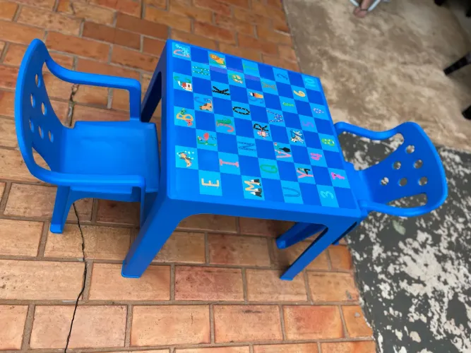 Jogos de mesas e cadeiras infantil
