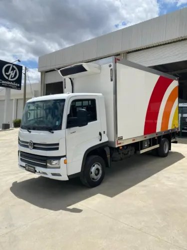 VW Delivery 11.180 Baú Câmara Fria - 2025