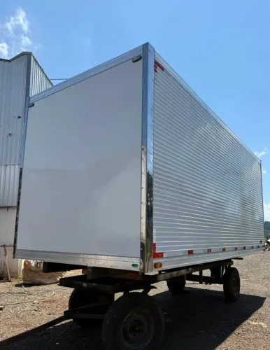 baú para caminhão frigorífico ga cheiro 3 portas traseiras 2024