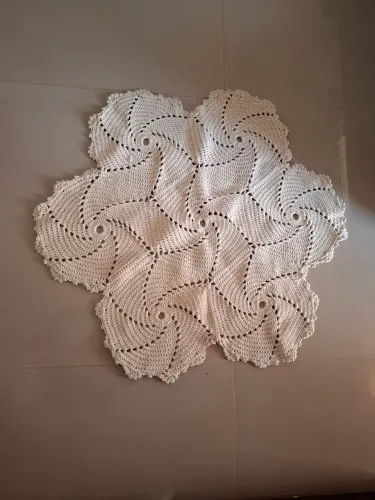 Tapete de crochê em formato de flor- Novo 