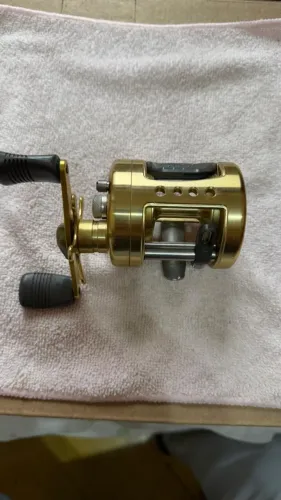 Carretilhas de Pesca 3 Shimano e 1 Regency