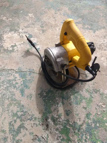 Serra mármore da Dewalt