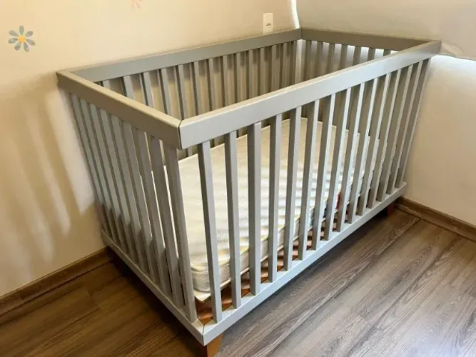 Berço Ameise Design maciço