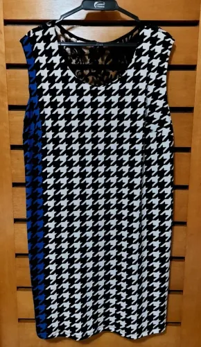 Vestido Estampado com Renda nas Costas - Tamanho G