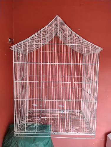 Vende-se gaiola (viveiro)