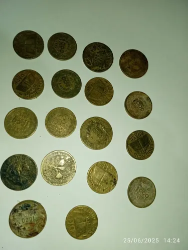 Moedas de 1000 reis. 2 de 1922 1 de 1925, 6 de 1939, 6 de 1938 e 3 de 1927