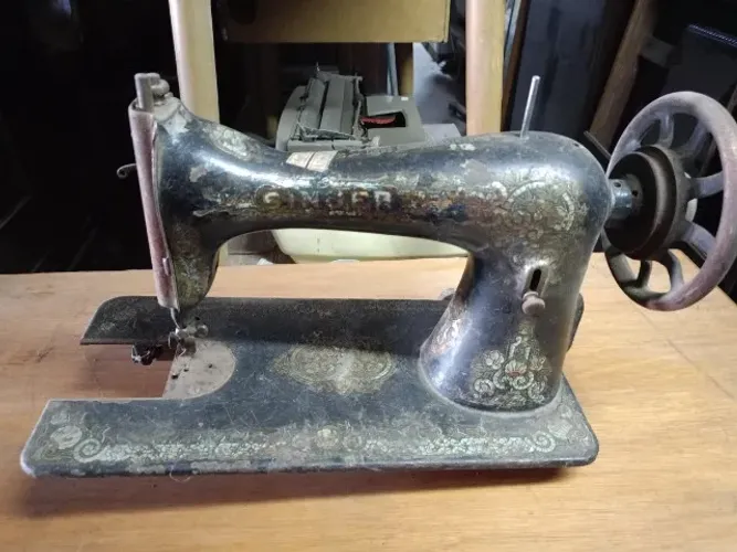 Máquina de costura antiga
