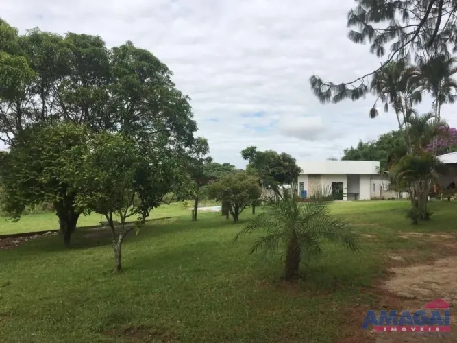 Chacara em Jacareí, no bairro Jardim Nova Esperança, à venda.