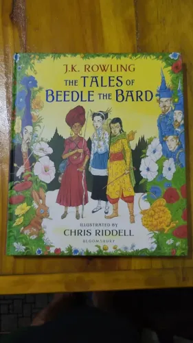 The Tales of Beedle the Bard Capa dura Hardcover/Importado J. K. Rowling Harry Potter