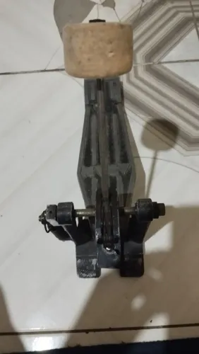 Pedal de bateria Adah simples