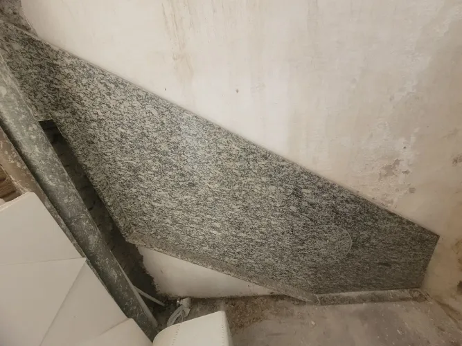 Pedra de granito para doação