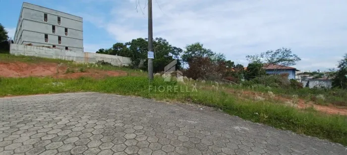 Terreno de 1.370,13m² no bairro Areais - São José/SC