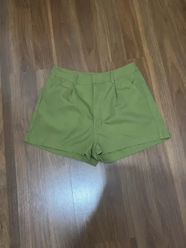 Shorts shein novo e cropped branco simples