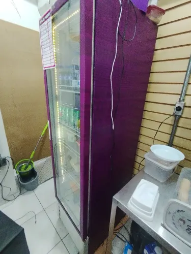 Geladeira espositora de bebidas
