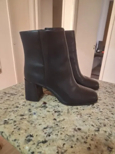 Bota de couro Arezzo