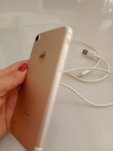 iPhone 7..32 gigas..tudo funcionando..só resndo ZAP.. *
