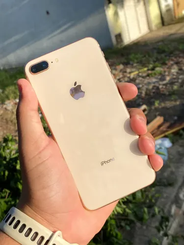 iPhone 8 Plus 