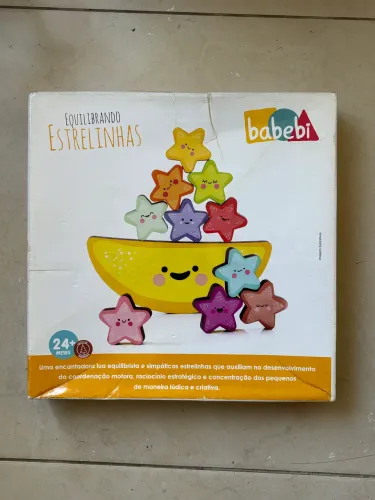 Babebi Equilibrando Estrelinhas