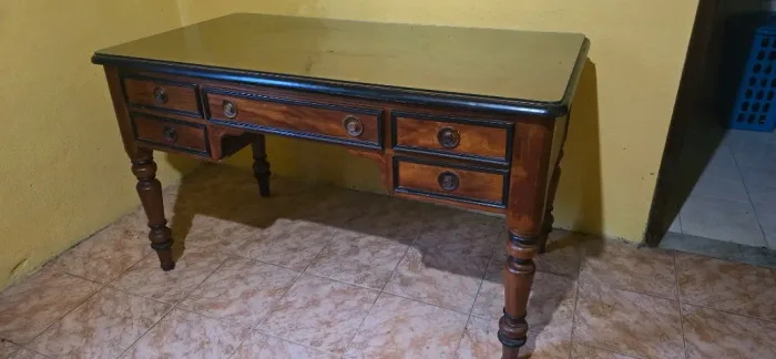Mesa Escrivaninha Luís Filipe Lombardo