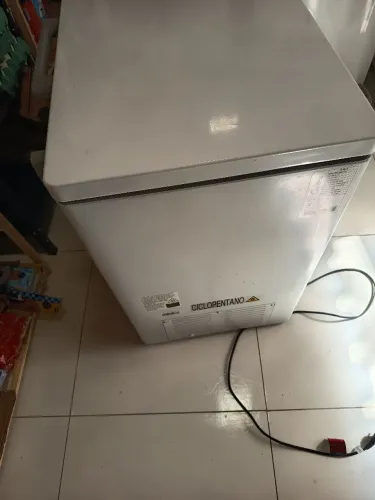 Vendo freezer 200 litros