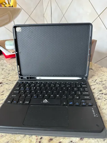 Capinha com teclado iPad 8 geração 