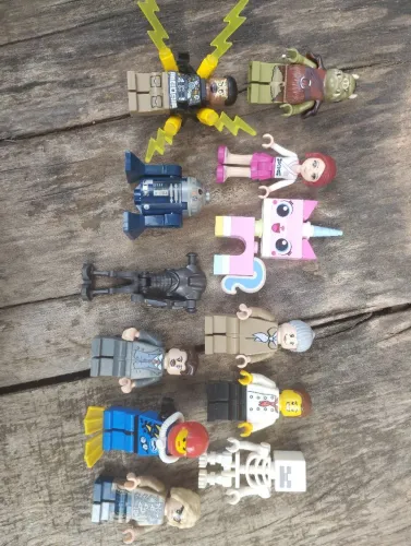 LOTE DE LEGO - 12 PERSONAGENS 