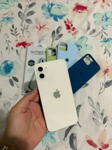 Vende-se iPhone 12 