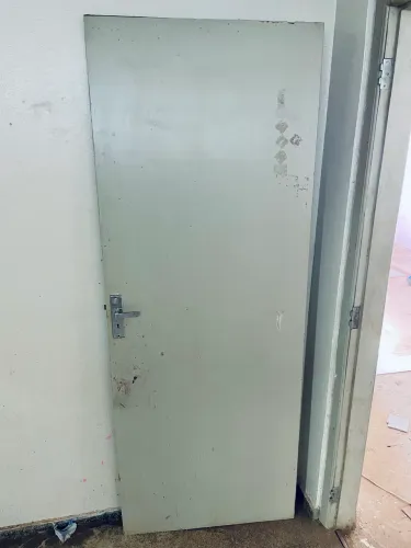 Porta Completa L80cm x 2.08cm c/ Fechadura e Dobradiças
