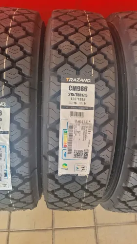 Pneu ,,, 215 75 17.5c ,,, novos ,, ( leia )