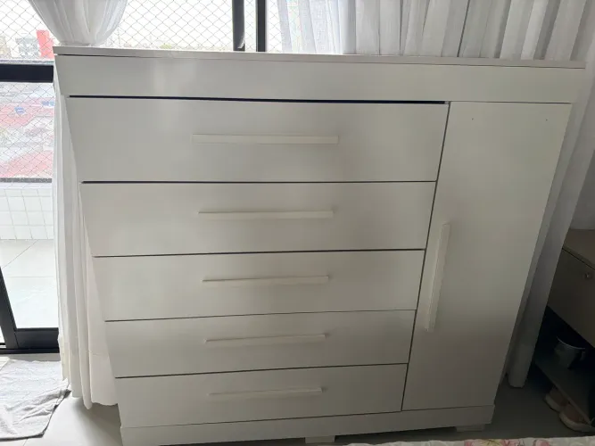 Cômoda 5 gavetas + porta 3 prateleiras branco
