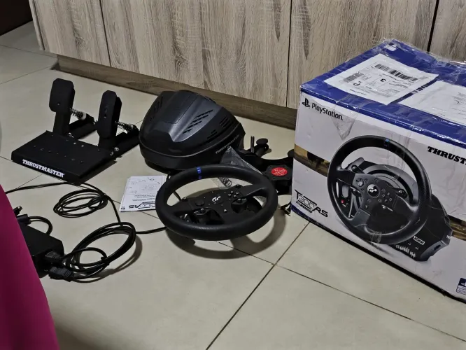 Volante thrustmaster t300rs GT + pedal receline II LTE