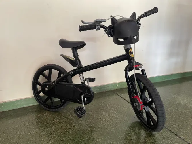 Bicicleta infantil Batman aro 14 da marca Bandeirantes