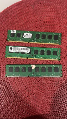 3 pente de memória ram ddr3 8 gb cada funcionando perfeitamente
