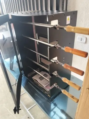 Assadeira 5 espeto marca Pro gás de mesa nova sem uso funcionando perfeitamente.