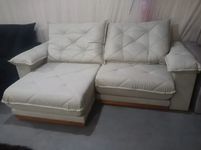 Sofá reclinável Barcelona - elegância e conforto 