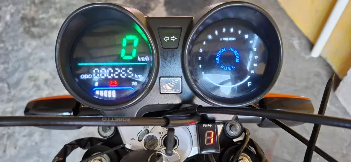 Pneu novos, toda revisada, motor com kit de competição, carburador competição