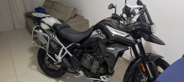 Tiger 900 GT PRO, GSX-S750 AZ