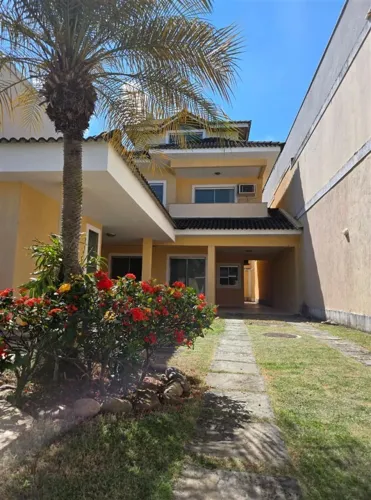 BARRA DA TIJUCA - CASA NO CONDOMÍNIO RIO MAR