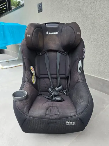 Cadeirinha para automóvel maxi-cozi pra 85 com protetor de assento de brinde