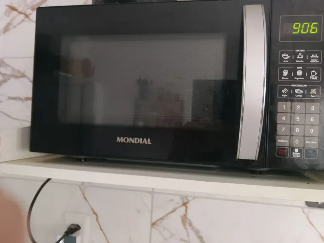 Microondas em perfeito estado de conservação.