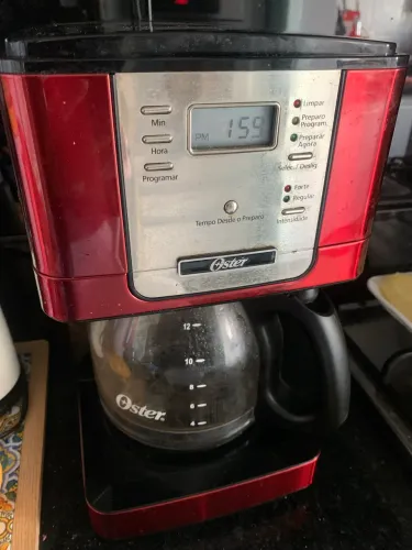 Cafeteira Oster vinho