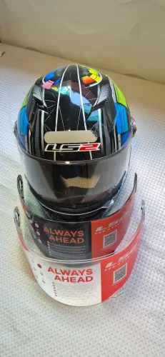 CAPACETE LS2.